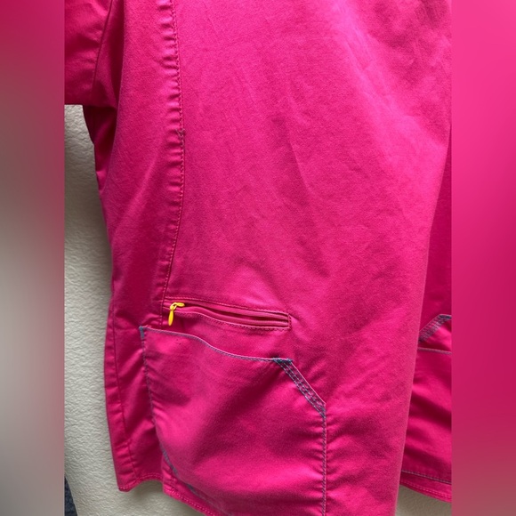 Women’s V-Neck Scrub Tops - Gray and Pink - Picture 3 of 5